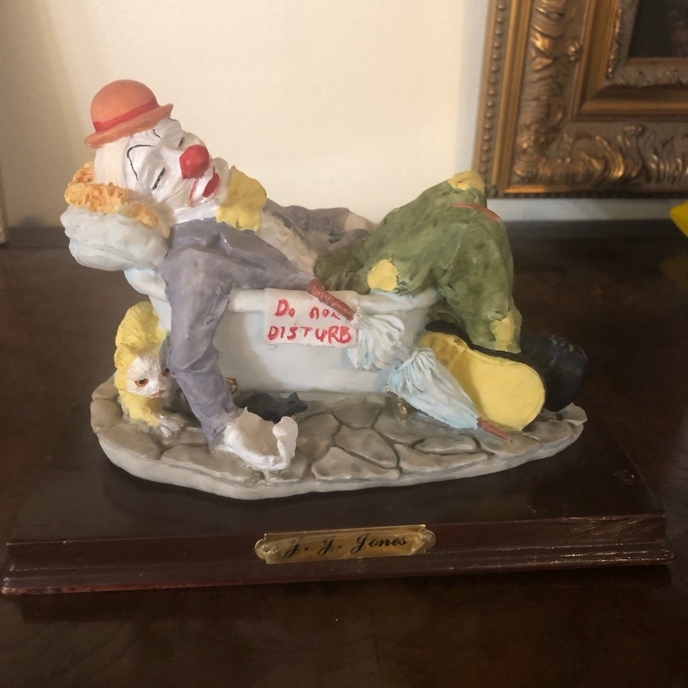 clown figurine DAVAR J.J. Jones Sleeping Clown in Bathtub 1995